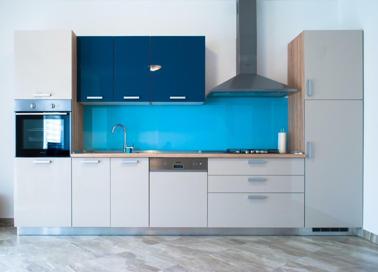 Iva Appartement Kaštela Buitenkant foto
