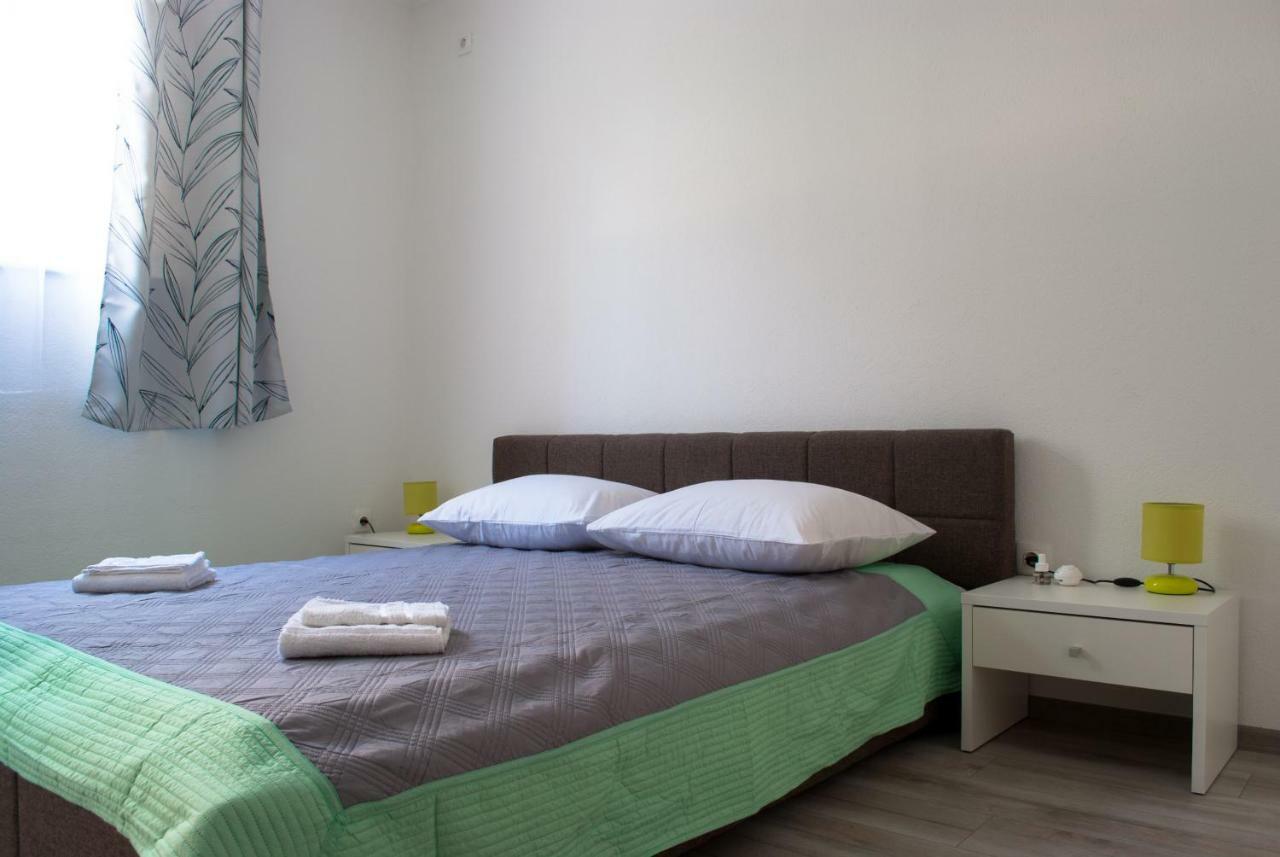 Iva Appartement Kaštela Buitenkant foto