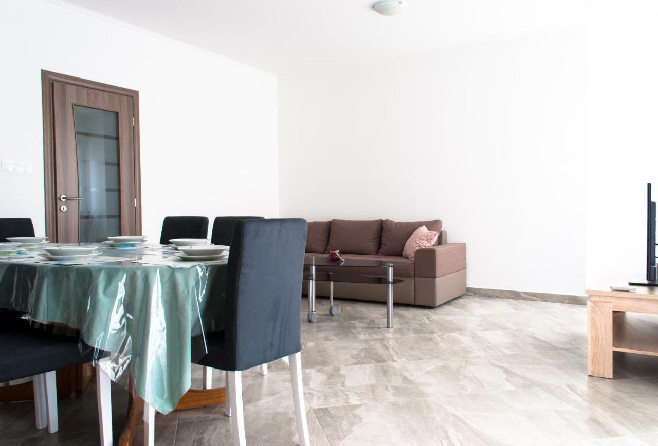 Iva Appartement Kaštela Buitenkant foto